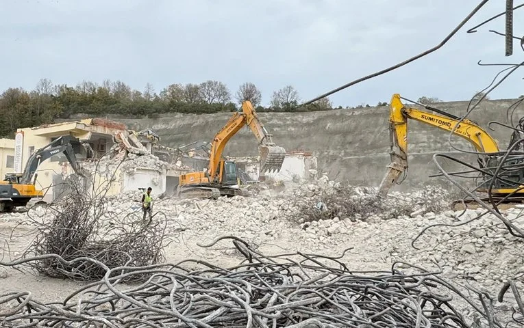 Beykoz Çavuşbaşı'nda Temmuz ayında verilen depreme dayanıksızlık kararının ardından boşaltılan