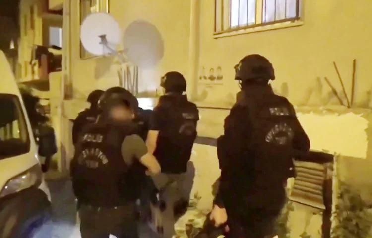 DEAŞ Terör Örgütüne yönelik Beykoz’da düzenlenen “BOZDOĞAN-32” operasyonuyla DEAŞ silahlı