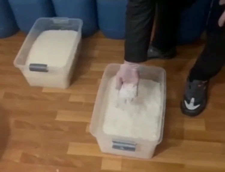 Beykoz ve Çatalca'da 506 kilo uyuşturucu yapımında kullanılan metamfetaminin ele