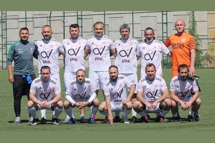 Beykoz’u Masterler-Veteranlar Liglerinde temsil eden takımlardan olan Ortaçeşme Masterler, Maltepe’de