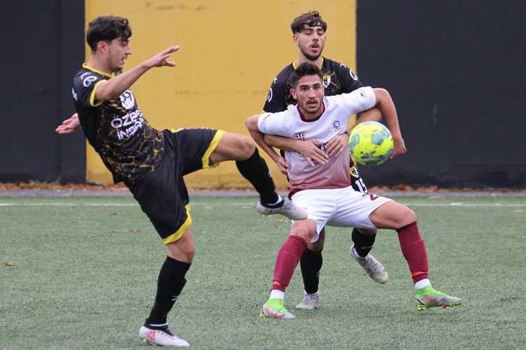 İstanbul Süper Amatör Lig 3. Grubunda ilk iki sıra için