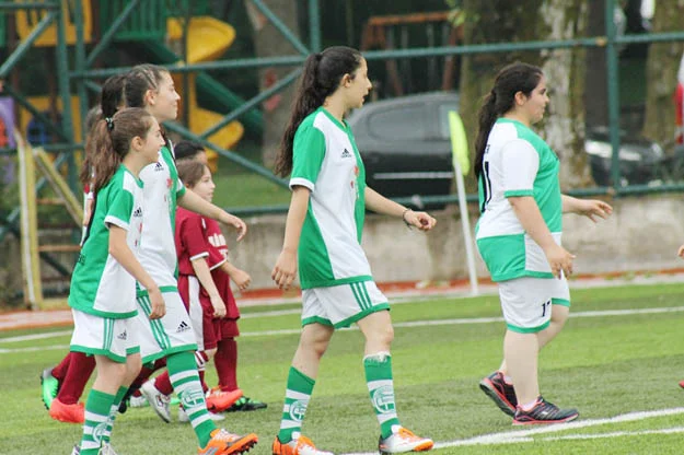 Beykoz'da hali hazırda kurulu bulunup antrenman programlarına devam eden iki