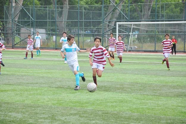 Acıbadem Üsküdar, Ortaçeşme Stadı'nda ev sahibi Ortaçeşmespor'u ilk yarıda attığı