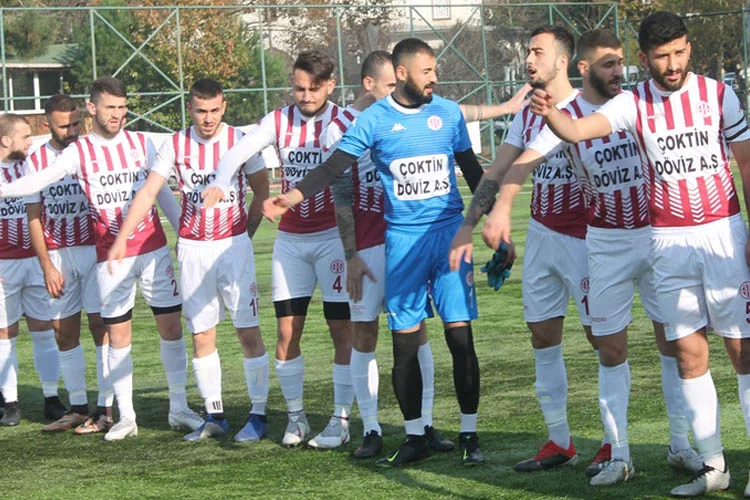 Ortaçeşmespor ikinci yarının ilk maçı için Yenibosnaspor deplasmanında sahaya çıktı.