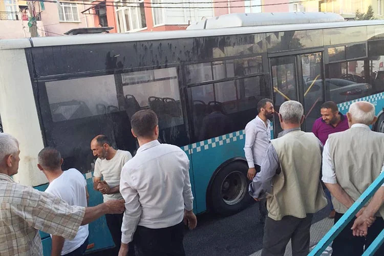 Akşam saatlerinde Beykoz Yenimahalle güzergâhından geçişi sırasında arıza nedeniyle halk