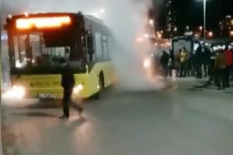 Beykoz Kadıköy seferini gerçekleştiren 15 BK hat numaralı İETT otobüsü