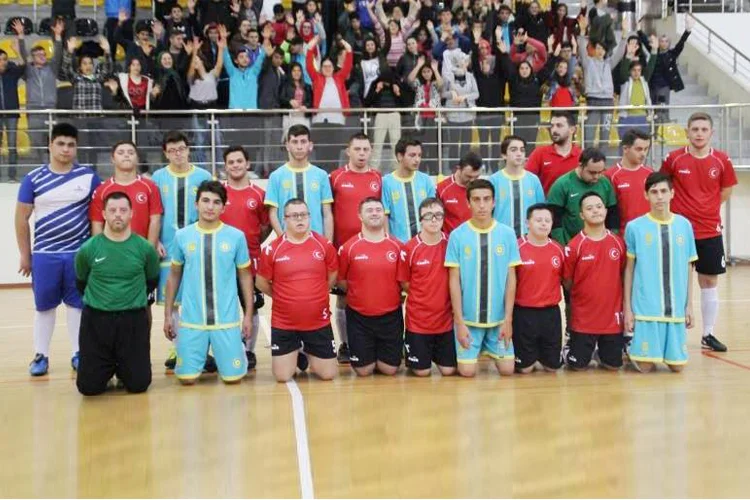 Beykoz'da bulunan Özel Eğitim Mesleki Eğitim Okulu'nun futbol takımı yeni