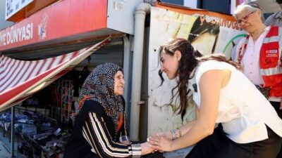 Başkan Vekili Gürzel, Gümüşsuyu, Paşabahçe, Kavacık ve Yalıköy’de vatandaşlarla buluştu.