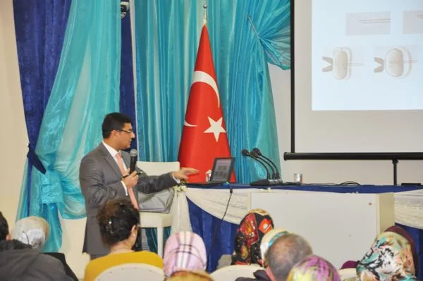 Çocuk sahibi olmak isteyen çiftleri bilgilendirmeye yönelik düzenlenen tüp Bebek