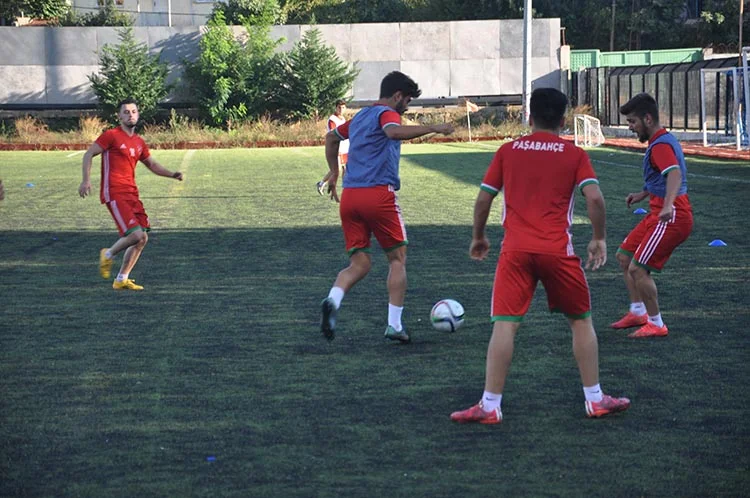 İstanbul Süper Amatör Lig Beykoz temsilcilerinden Paşabahçespor tesislerinde yaptığı çalışmayla