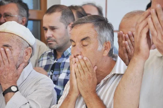 Aslen Bursa Orhangazi Çakırlı Köylü olan ve Beykoz'da doğup büyüyen