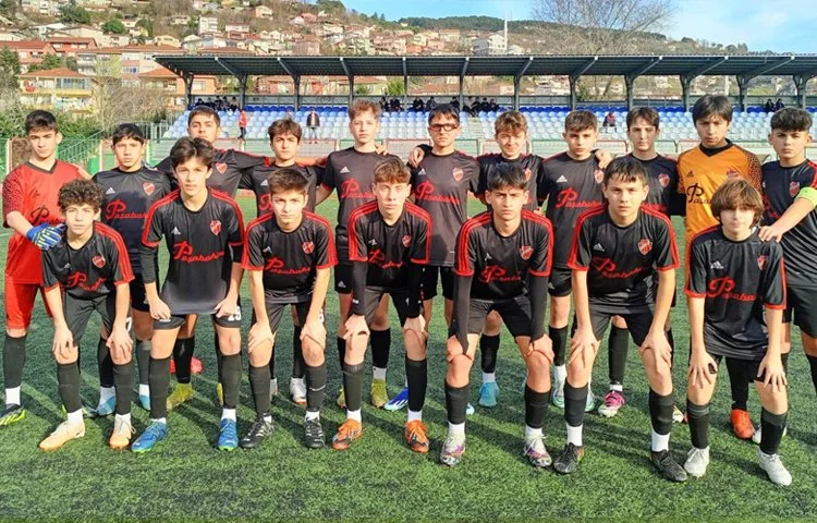 İstanbul Amatör Ligleri U14 Yaş B Kategorisi 31.Grubunda ilk iki