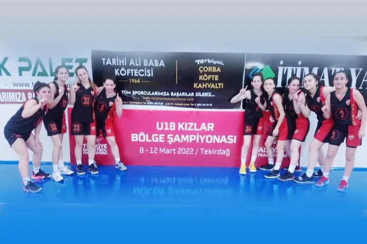 Beykoz’un Bayanlar Basketbol Liglerindeki başarılı temsilcisi olan Paşabahçespor Genç Kızları,