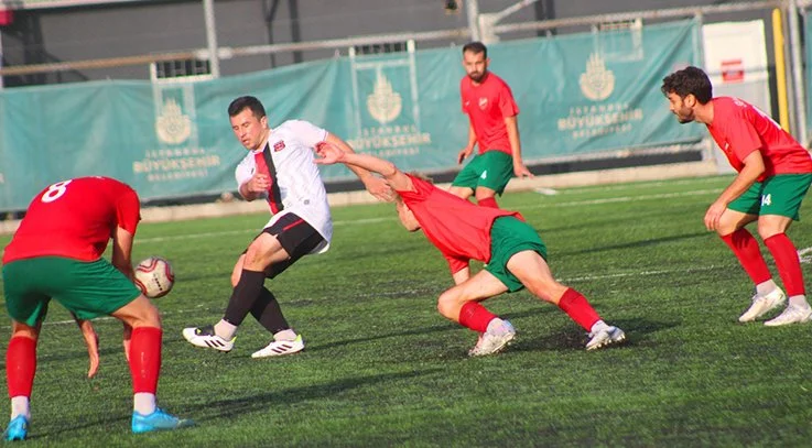 İstanbul Süper Amatör Lig 5.Grubunda zirve mücadelesi veren Galata ile