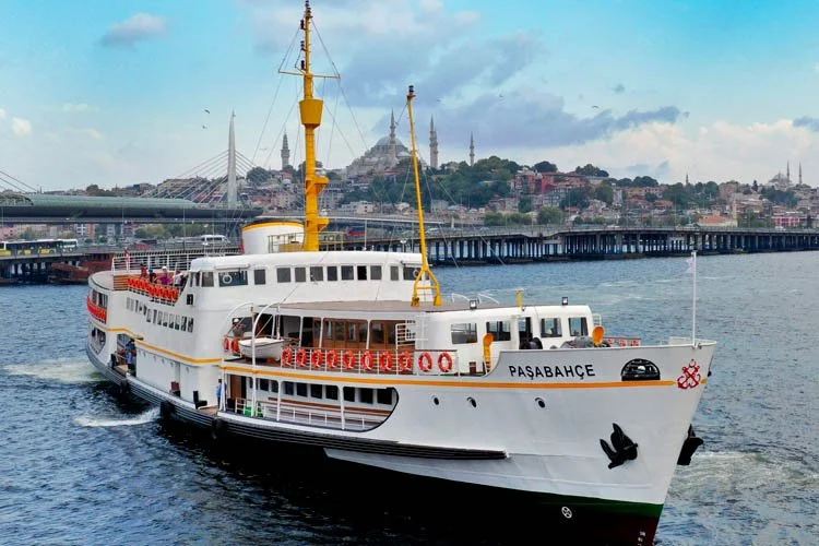 Beykoz ile özdeşleşen Paşabahçe Vapuru restorasyonunun ardından ilk seferini Adalar'a