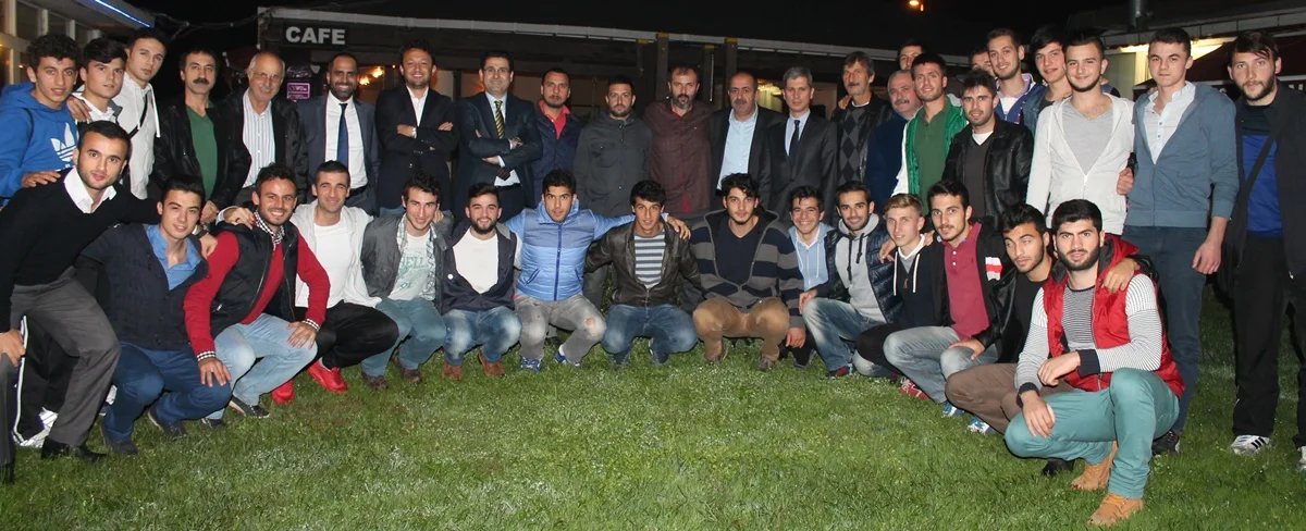 Paşabahçespor'da Coşkun Okur başkanlığında yeniden seçilen Yönetim Kurulundan, A Takım