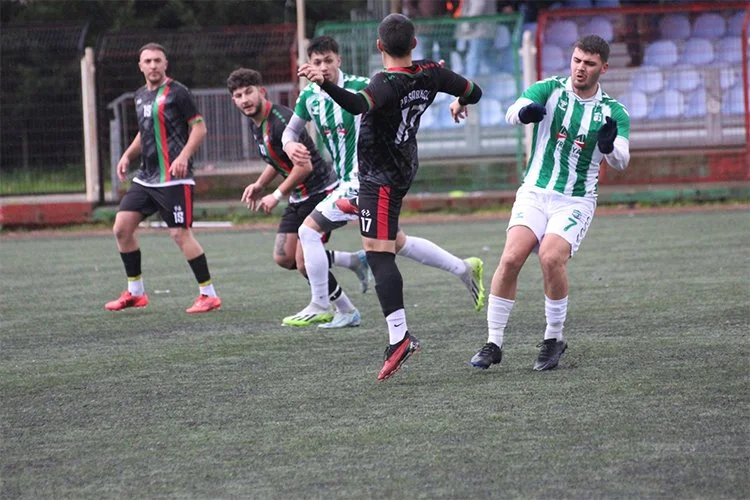 İstanbul Süper Amatör Lig 8. Grubunda günün önemli maçlarından birinin