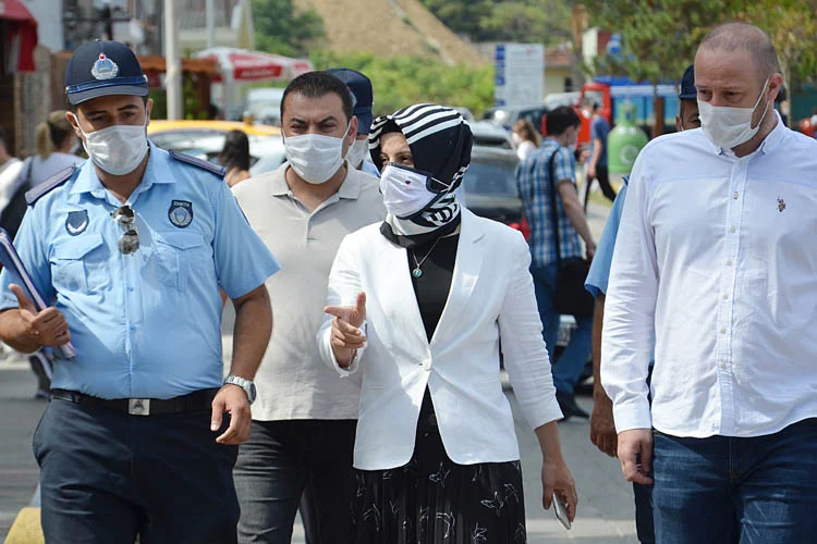Kovid-19 tedbirlerinin denetimlerine hızla devam eden Beykoz Kaymakamı Esengül Korkmaz