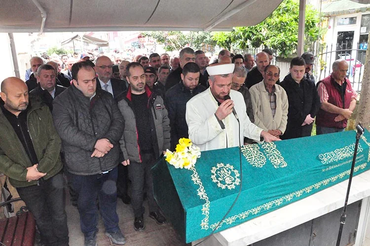 Zeki Paşalı’nın kayınpederi ebediyete uğurlandı 2 pasali 4 D6bggkXJQ6