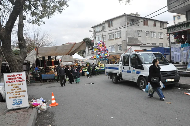 Beykoz Kavacık Mahallesi Dörtyol'da bulunan Kavacık Pazarı, trafiğin bölgede rahatlaması