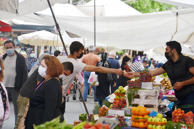 Beykoz'da yeni tip koronavirüs tedbirleri uyarınca genelge kapsamında pazar yeri