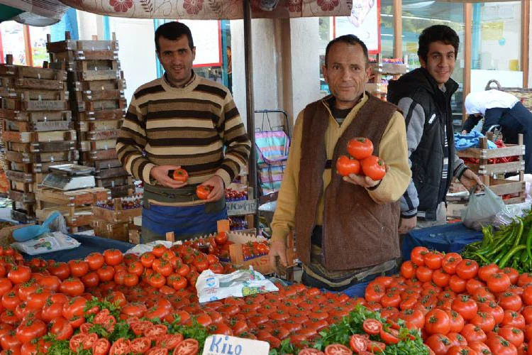 Beykoz Belediyesi, yeni tip koronavirüs tedbirleri kapsamında bir halk pazarının