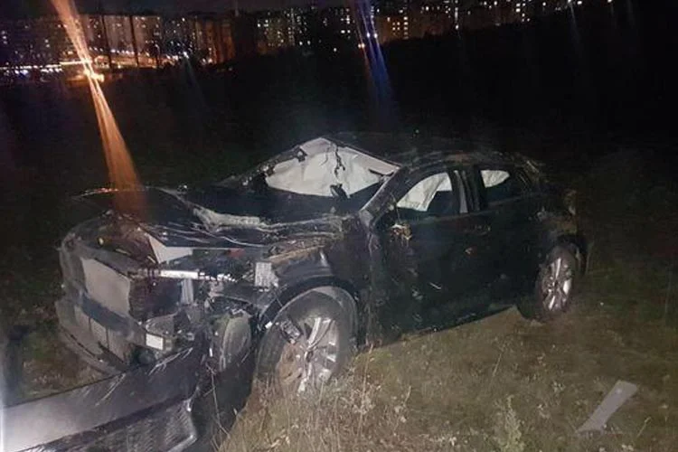 Beykoz’dan dün akşam çalınan otomobil Pendik’te kaza sonrası hurdaya dönmüş