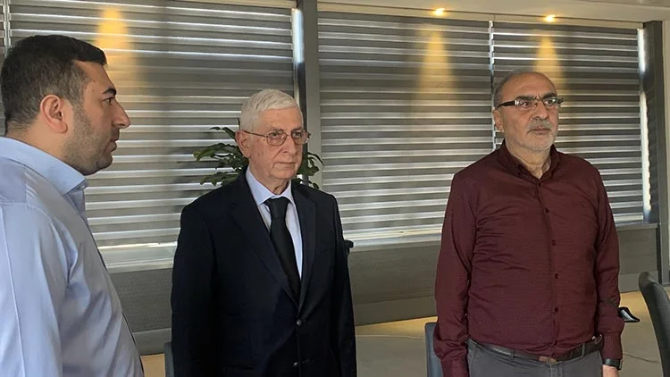 polis kong sYvU8BtUhX