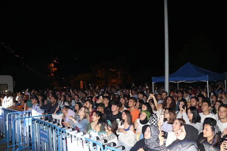 Beykoz'da festival... İlber Ortaylı ve Yüksek Sadakat 5 poydb3 d5cKzhF 5O