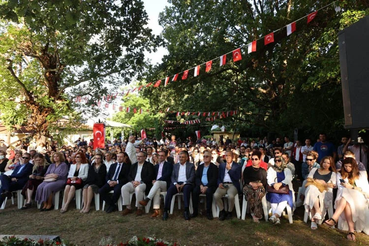 Beykoz'da festival... İlber Ortaylı ve Yüksek Sadakat 4 poydb8 goQ2BqZG13