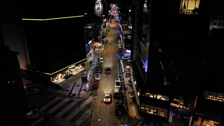 Beykoz Belediyesi’nin ilçedeki alt yapı yatırımları kapsamında Kavacık’ta trafiğe hız