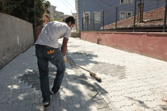 Beykoz’un en büyük mahallelerinden olan Çiğdem Mahallesi prestij sokak çalışmasıyla