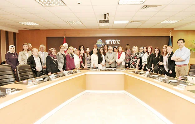 Misafir heyet ilçedeki temasları kapsamında Belediye Başkanı Yücel Çelikbilek’i ziyaret