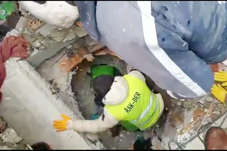 Beykoz’dan deprem bölgesine giden Arama Kurtarma ekipleri enkaz kaldırma ve