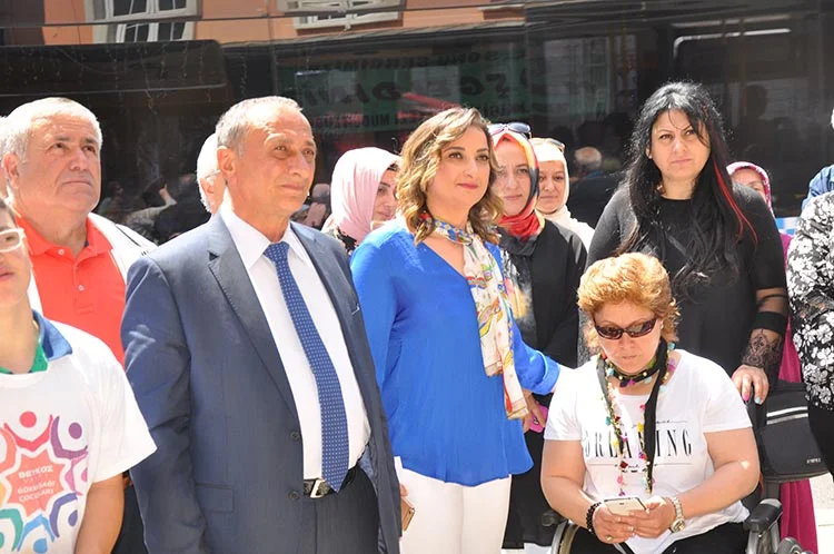 resim sergisi 29 uqO07obzuM