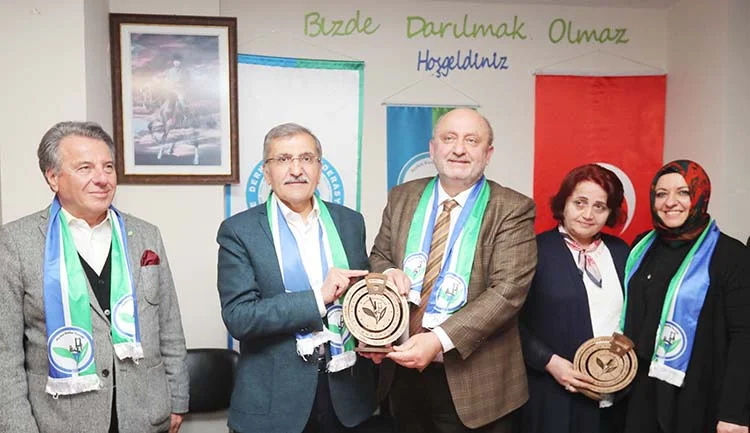 Beykoz’da yaşayan Rizelilerle bir araya gelen AK Parti Adayı Murat