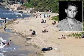 Beykoz Riva'da arkadaşlarıyla birlikte denize giren 25 yaşındaki Oğuzhan Çelik,