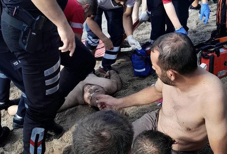 Riva'da dün akşam üstü denize giren bir erkek boğuldu. Ekiplerin