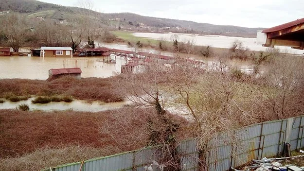 İstanbul'da dünden bu yana devam eden aşırı yağış, Beykoz'da etkili