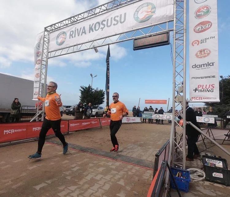 Bu yıl ikincisi düzenlenen Riva Koşusu yapıldı. Koşuya, genç ve