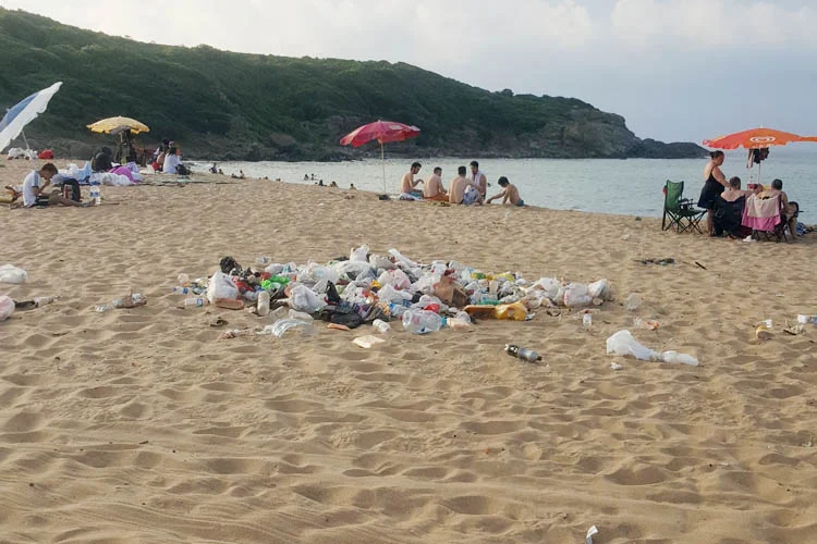 Beykoz Riva kumsallarının hali pes dedirtti 1 rivadbcop2 g0bk 6bnZw