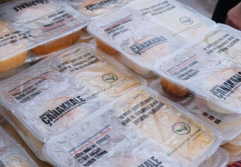 Beykoz’da şehitleri anmak için kumanya dağıtıldı 2 rize1803 mPajFGMKzn