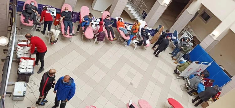 Beykoz Rizeliler Derneği yöneticileri kan verdi 1 rize k X526EJCmFT