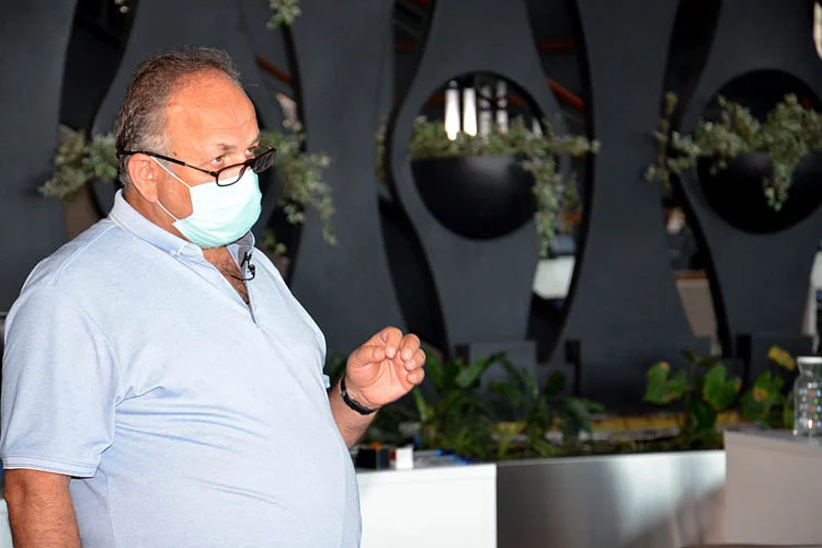 Koronavirüs Bilim Kurulu Üyesi Prof. Dr. Recep Öztürk, Kovid-19 pandemisinin