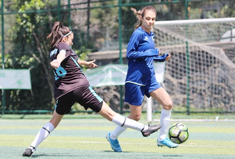 TFF Kadınlar Futbol 3. Ligi C Grubunda şampiyonluk hesapları yapan