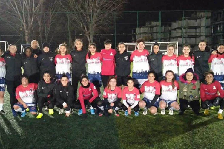 TFF Kadınlar Futbol 3.Liginde Beykoz'u temsil eden Rüzgarlıbahçespor, hafta içi