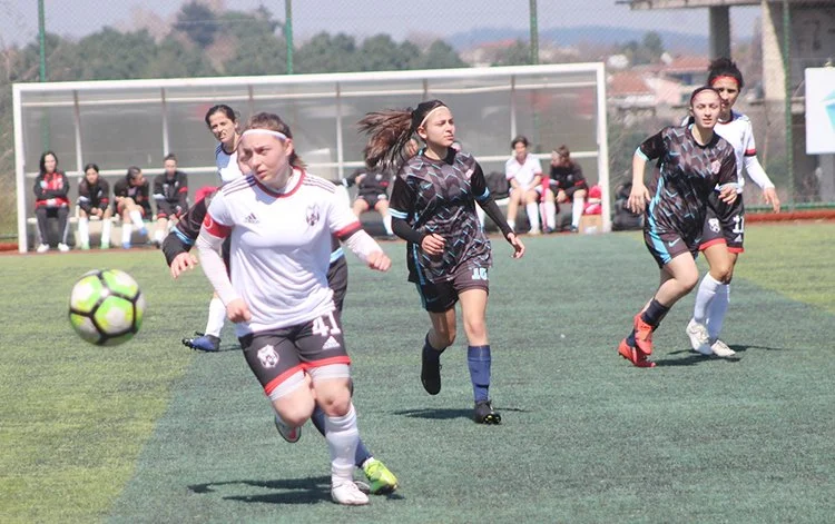 Rüzgarlıbahçe kızları Beykoz’da 2’de 2 yaptı 2