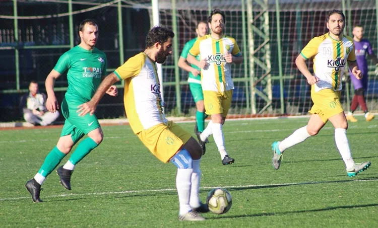 İstanbul SAL 7. Grup'ta orta sıralarda yer alan iki takımın