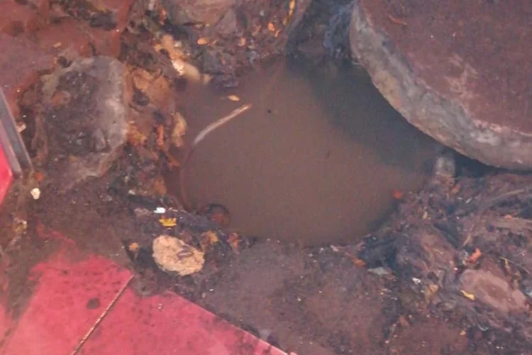 Dün gündüz saatlerinde başlayıp akşam saatlerinde etkisini arttıran sağanak yağmur