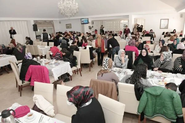 Çelikbilek, Sadettin Gökçepınar İlköğretim Okulu Aile Birliği tarafından düzenlenen kahvaltı